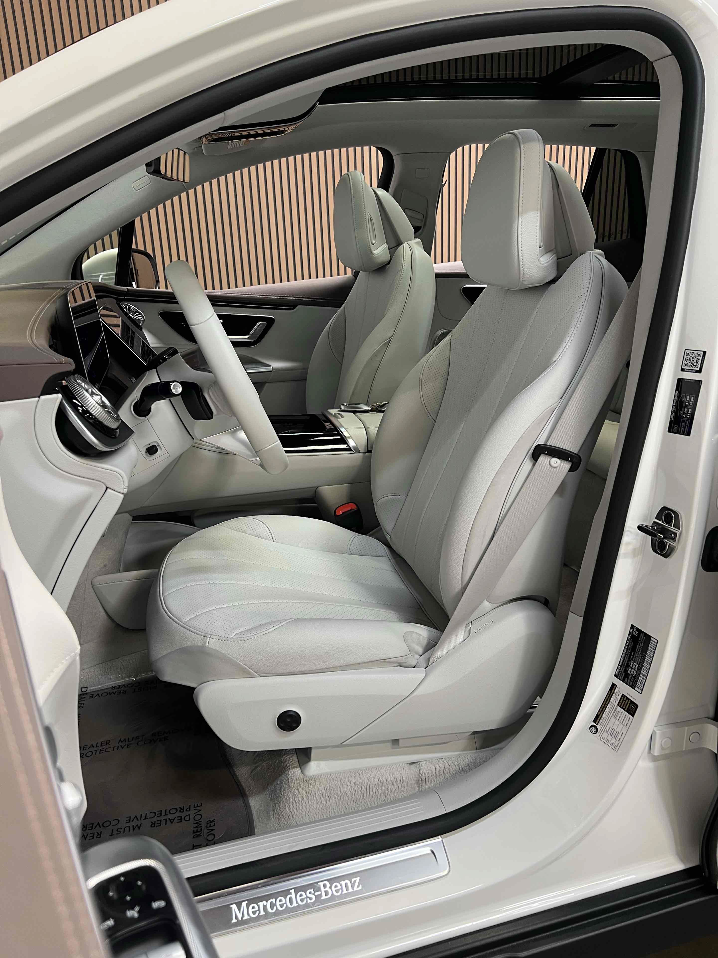 Used 2023 Mercedes-Benz EQE 350+ SUV w/ AMG Line Exterior Package image 27