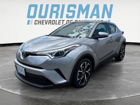Used 2019 Toyota C-HR XLE FWD image 2