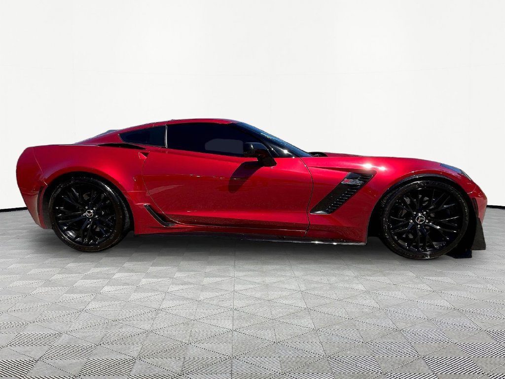 Used 2015 Chevrolet Corvette Z06 w/ 3LZ Preferred Equipment Group RWD image 5