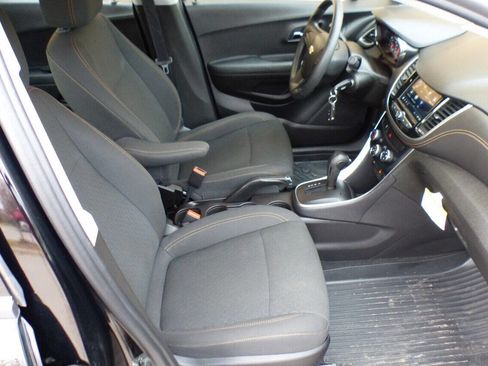 Used 2019 Chevrolet Trax LS image 48