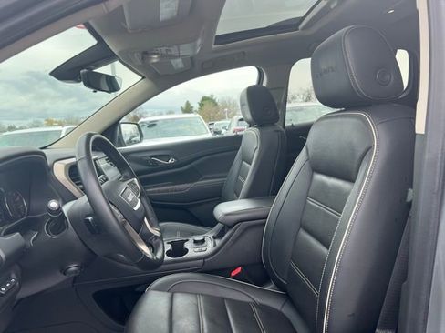 Certified 2023 GMC Acadia Denali w/ Denali Ultimate Package image 11