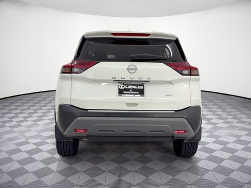 Used 2023 Nissan Rogue SV FWD image 11