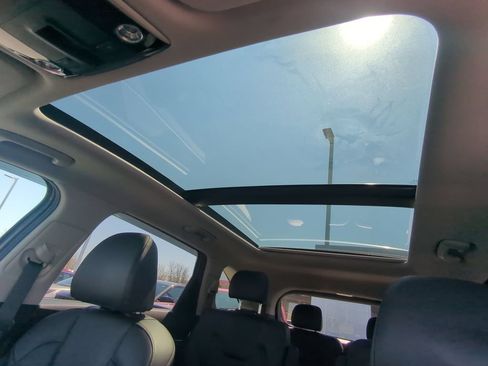 Used 2025 Kia Sorento EX w/ Panoramic Sunroof Package FWD image 29