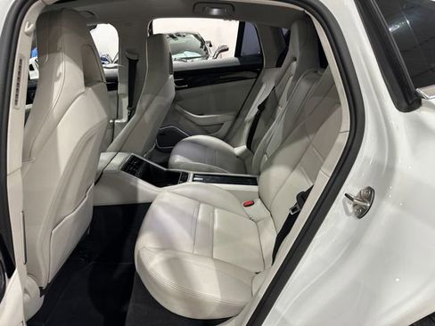 Used 2017 Porsche Panamera 4S w/ Sport Package image 19