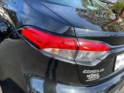 Used 2021 Toyota Corolla LE image 26