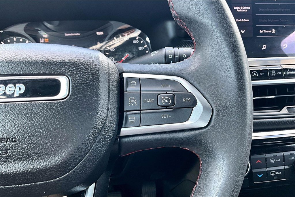 Used 2023 Jeep Compass Trailhawk AWD/4WD image 19
