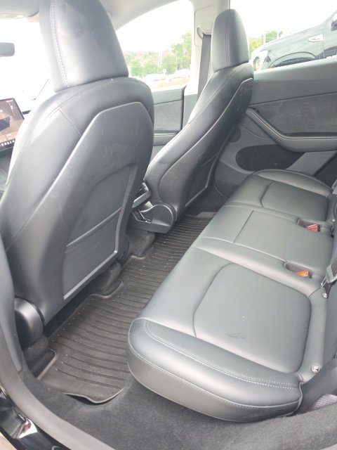 Used 2023 Tesla Model Y Long Range AWD/4WD image 18
