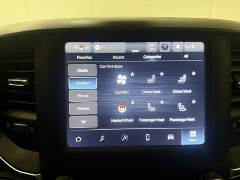 Used 2022 RAM 3500 Laramie image 19