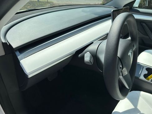 Used 2023 Tesla Model 3 Standard Range image 25