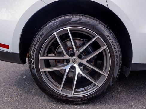 Certified 2026 Porsche Macan AWD/4WD image 29