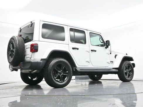 Used 2022 Jeep Wrangler Unlimited Sahara AWD/4WD image 50