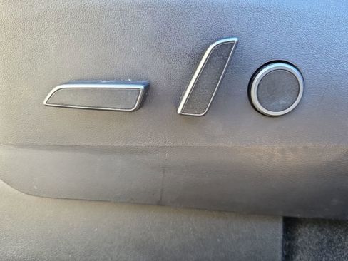 Used 2022 Tesla Model Y Performance image 18