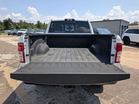 Used 2024 RAM 2500 Tradesman w/ Chrome Appearance Group AWD/4WD image 13
