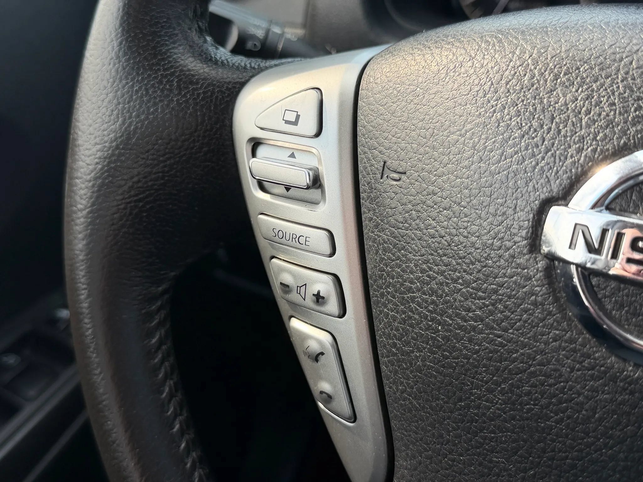 Used 2015 Nissan Versa Note FWD image 33