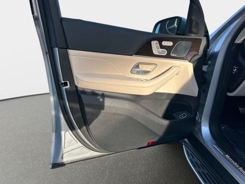 New 2026 Mercedes-Benz GLS 450 450 4MATIC SUV image 17