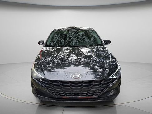 Used 2023 Hyundai Elantra SE FWD image 3