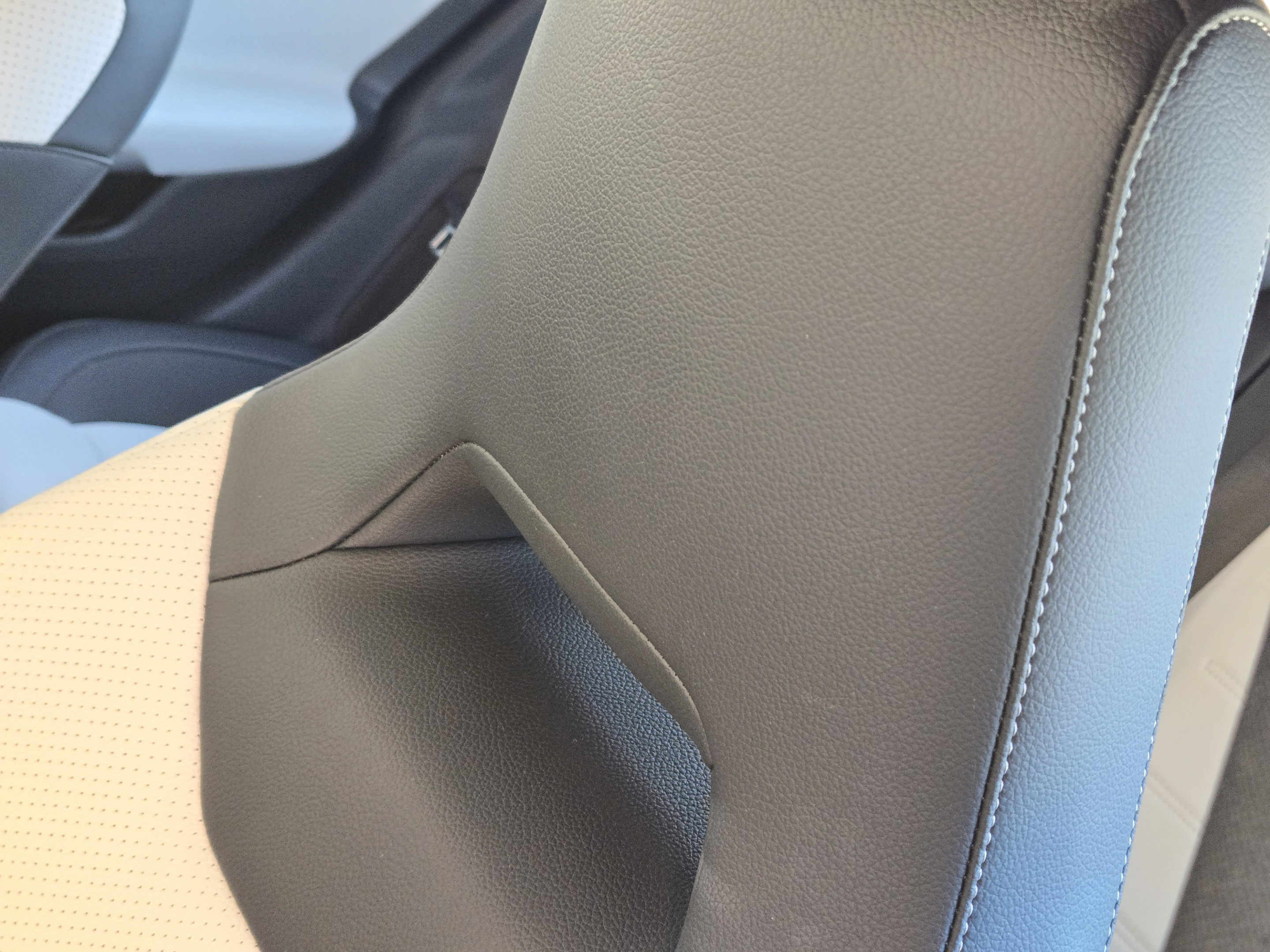 Used 2023 Mercedes-Benz CLA 250 4MATIC image 12