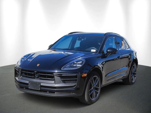 Used 2024 Porsche Macan Turbo image 3