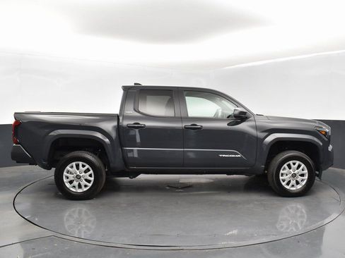 Used 2024 Toyota Tacoma SR5 image 9