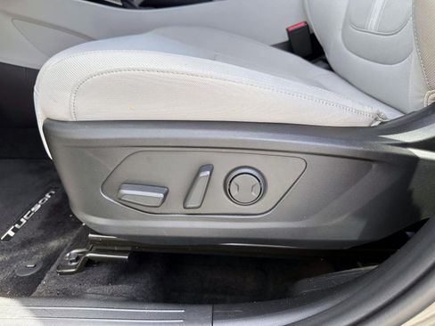 Used 2025 Hyundai Tucson SEL AWD/4WD image 10