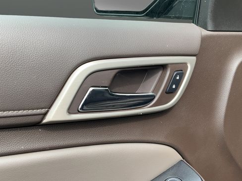 Certified 2020 GMC Yukon XL Denali w/ Denali Premium Package AWD/4WD image 30