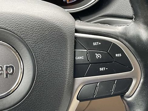 Used 2020 Jeep Grand Cherokee Limited AWD/4WD image 34