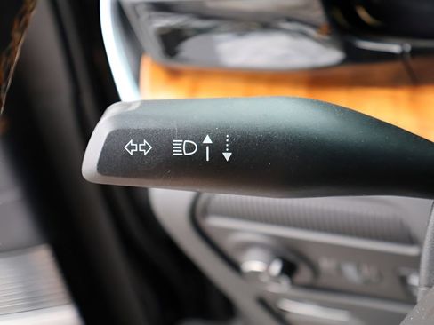 Used 2022 Jeep Grand Wagoneer Series III AWD/4WD image 36
