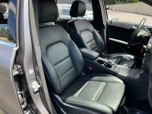 Used 2017 Mercedes-Benz B 250e image 21