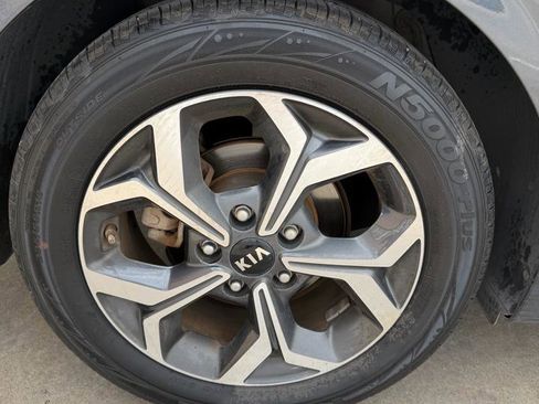 Used 2019 Kia Forte LXS FWD image 23