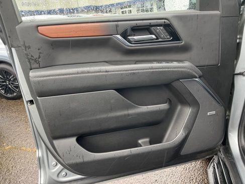 Used 2025 GMC Yukon Denali AWD/4WD image 10
