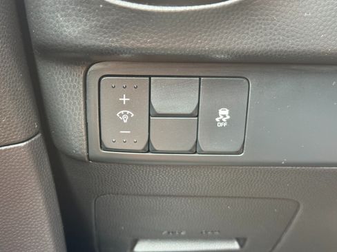 Used 2016 Kia Soul + FWD image 16