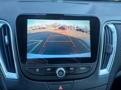 Used 2016 Chevrolet Malibu LT image 21