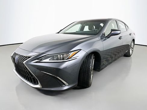 Used 2022 Lexus ES 300h w/ Accessory Package image 3
