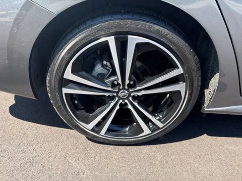 Used 2022 Nissan Sentra SR w/ Electronics Package FWD image 16