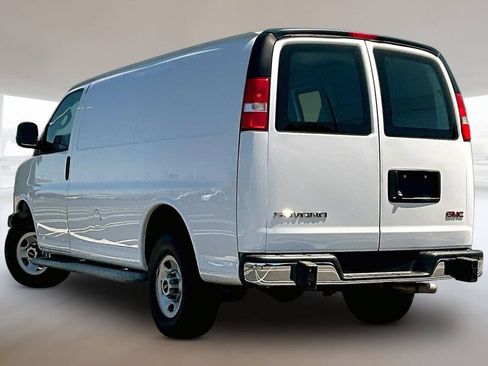 Used 2024 GMC Savana 2500 w/ Driver Convenience Package RWD image 4
