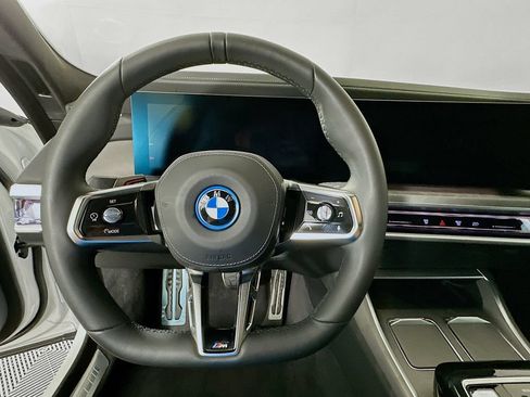 Used 2023 BMW i7 xDrive60 w/ Parking Assistance Package AWD/4WD image 11