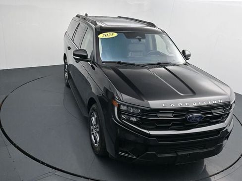 Certified 2025 Ford Expedition Active AWD/4WD image 21
