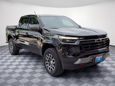 Used 2025 Chevrolet Colorado Z71 AWD/4WD image 7