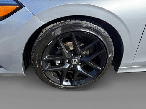 Used 2023 Honda Civic Sport image 9