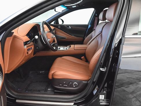 Used 2024 Genesis G80 image 30