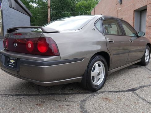Used 2002 Chevrolet Impala LS w/ Seating Comfort Pkg FWD image 4