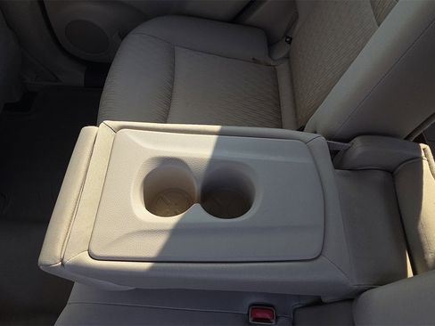 Used 2018 Nissan Rogue SV image 24