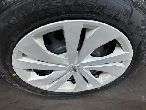 Used 2018 Nissan Versa Note SV FWD image 18