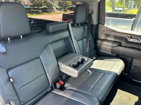Used 2024 GMC Sierra 1500 SLT AWD/4WD image 47