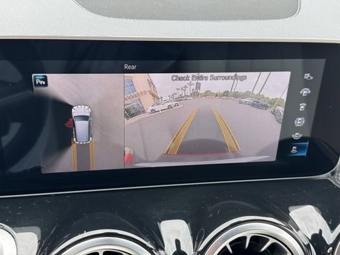 Used 2021 Mercedes-Benz GLB 250 image 22