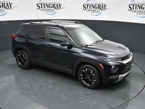 Used 2021 Chevrolet TrailBlazer LT w/ Sun and Liftgate Package FWD image 9