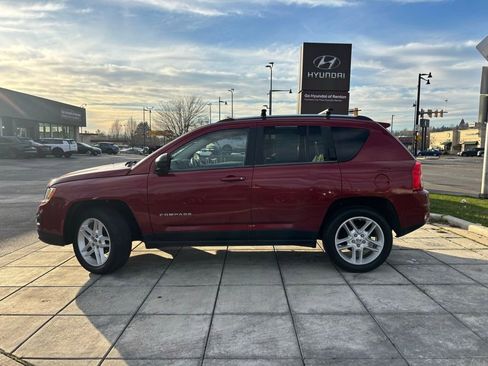 Used 2011 Jeep Compass Limited w/ Sun/Sound Group image 5