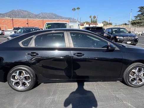 Used 2019 Kia Forte LXS FWD image 13