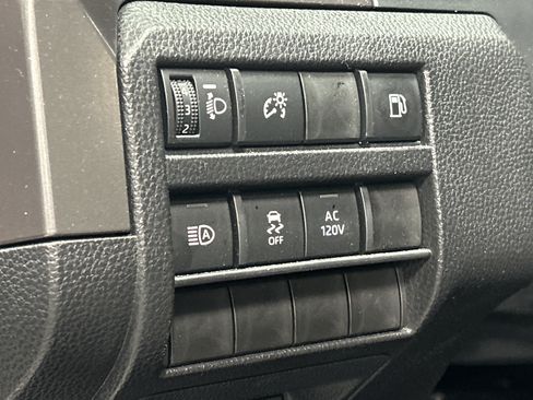 Used 2025 Toyota Tacoma TRD Off-Road AWD/4WD image 36