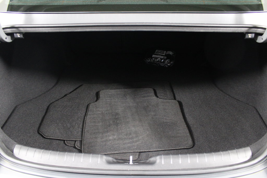 Certified 2026 Hyundai Elantra SEL Sport Premium FWD image 17
